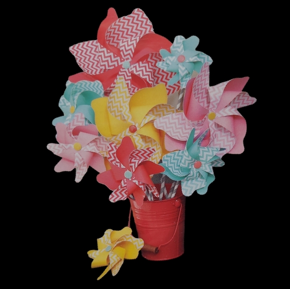 NEW - WE R MEMORY KEEPERS PINWHEEL PUNCH BOARD - Picture 3 of 7